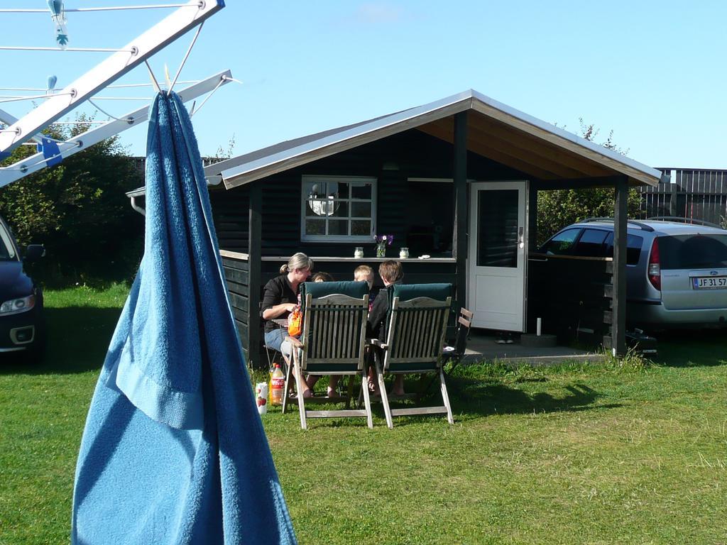 Lonstrup Camping Cottages & Rooms Exteriör bild